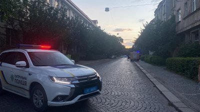 Інформацію про замінування слідчого ізолятора в Ужгороді перевіряють правоохоронці Інформацію про замінування слідчого ізолятора в Ужгороді перевіряють правоохоронці