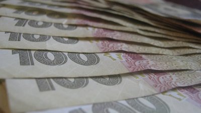 Понад 2 мільйони шкоди: експосадовця з Полтавщини підозрюють у зловживанні службовим становищем