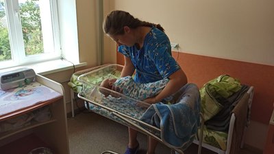 Користь та зв'язок з малюком: породіллі та лікарі Кропивницького про грудне вигодовування