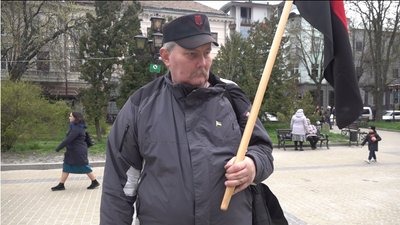 У Тернополі збирають підписи проти оренди Почаївської лаври московським патріархатом У Тернополі збирають підписи проти оренди Почаївської лаври московським патріархатом