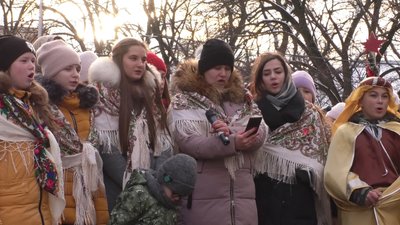 10 колективів взяли участь у різдвяній коляді на площі Петефі в Ужгороді 10 колективів взяли участь у різдвяній коляді на площі Петефі в Ужгороді