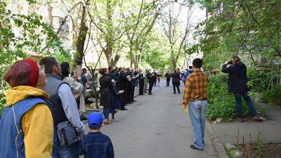 В Одесі із оркестром привітали 99-річного ветерана-морпіха