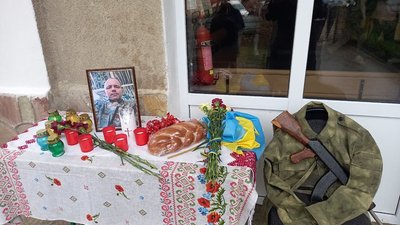 У громаді на Тернопільщині відкрили меморіальну дошку бійцю У громаді на Тернопільщині відкрили меморіальну дошку бійцю