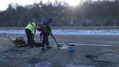 Самотужки не впораються: латати Київ – Чоп на Рівненщині залучать підрядників з інших областей Самотужки не впораються: латати Київ – Чоп на Рівненщині залучать підрядників з інших областей