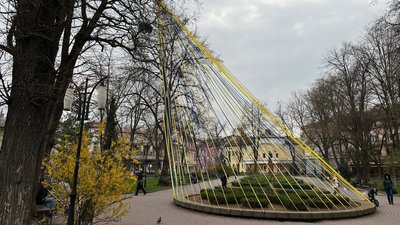 Майже 2 400 писанок прикрасять "стометрівку" Івано-Франківська Майже 2 400 писанок прикрасять "стометрівку" Івано-Франківська