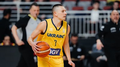 Баскетболіст Денис Лукашов у матчі проти Іспанії у відборі на чемпіонат світу-2027