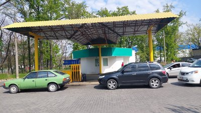 Черги на заправній станції й видача по талонах. На Миколаївщині дефіцит пального