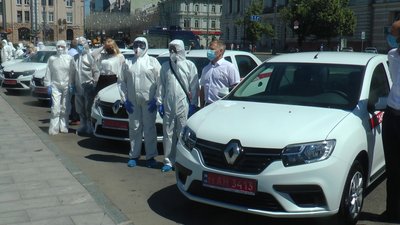 Харківським медикам передали машини для перевезення зразків пацієнтів з підозрою на СOVID Харківським медикам передали машини для перевезення зразків пацієнтів з підозрою на СOVID