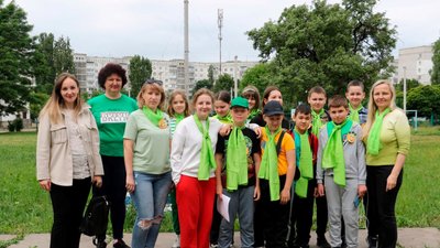 "Сади перемоги": в житомирському ліцеї зібрали перший врожай "Сади перемоги": в житомирському ліцеї зібрали перший врожай