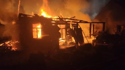 Після російської атаки є пошкодження в чотирьох районах Київщини, зокрема постраждав музей ретро-автомобілів — Калашник Після російської атаки є пошкодження в чотирьох районах Київщини, зокрема постраждав музей ретро-автомобілів — Калашник