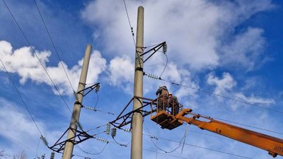 Фахівці з Полтавщини допомагають в ліквідації наслідків пошкоджень енергетики