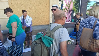 У Житомирі побільшало стихійних торговців У Житомирі побільшало стихійних торговців