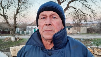 Російська авіабомба розірвала тут все. Житель Миколаївщини розповів про обстріли та окупацію Російська авіабомба розірвала тут все. Житель Миколаївщини розповів про обстріли та окупацію