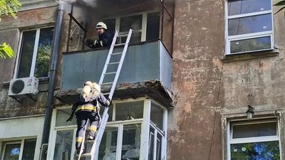 У Дніпрі сталась пожежа у багатоповерхівці: врятували 86-річну жінку