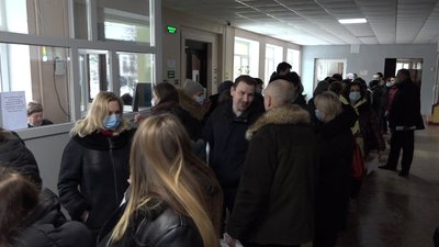 Допуск до роботи: освітяни Житомира здають ПЛР-тест на COVID-19