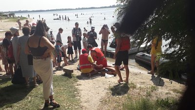 У Херсоні рятувальники провели майстер-клас з безпеки на воді