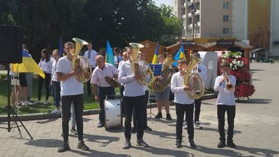 Як у Луцьку відзначали День української державності Як у Луцьку відзначали День української державності