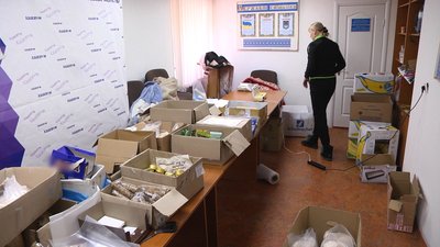 1500 сухих пайків спакували хмельницькі волонтери та передали військовим