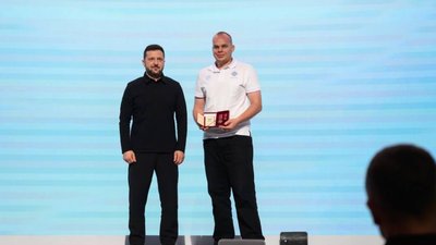 Демид Євтушенко під час нагородження орденом «За заслуги» III ступеня