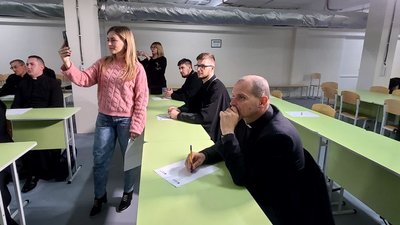 Ірина Терлюк, кореспондентка Суспільного організовує стрім Ірина Терлюк, кореспондентка Суспільного організовує стрім