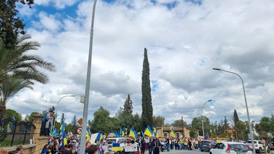 У столиці Кіпру люди вийшли на мітинг проти російського вторгнення в Україну У столиці Кіпру люди вийшли на мітинг проти російського вторгнення в Україну