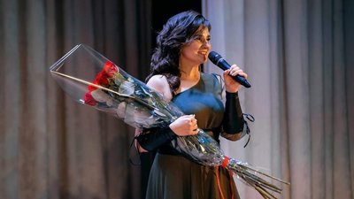 Допомога ЗСУ: у Бердичеві пройшов благодійний показ українського вишитого одягу Допомога ЗСУ: у Бердичеві пройшов благодійний показ українського вишитого одягу