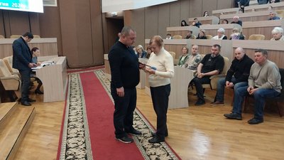 В Сумській міськраді вручили посвідчення "Почесний громадянин міста Суми" членам сімей 28 загиблих захисників В Сумській міськраді вручили посвідчення "Почесний громадянин міста Суми" членам сімей 28 загиблих захисників