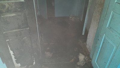 Двоє жителів Херсонщини ледь не згоріли у власному будинку