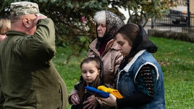 В Ужгороді попрощалися із полеглим захисником Віталієм Куцаєвим В Ужгороді попрощалися із полеглим захисником Віталієм Куцаєвим