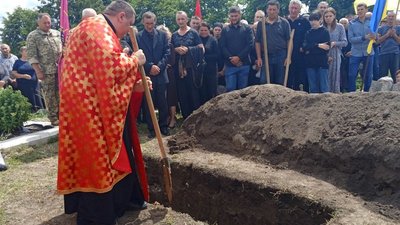 У громаді на Тернопільщині попрощалися з загиблим бійцем Ярославом Мудрим У громаді на Тернопільщині попрощалися з загиблим бійцем Ярославом Мудрим