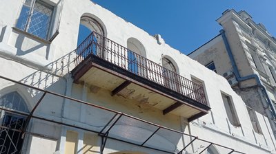 У центрі Харкова без дозволів розбирають будівлю ХІХ століття. Міськрада розпочала перевірку