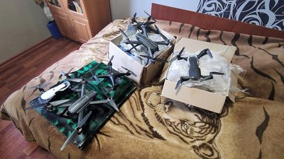 Міні сонячна електростанція та дрони, які Євген передасть Грузинському легіону Міні сонячна електростанція та дрони, які Євген передасть Грузинському легіону
