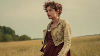Емма Коррін у ролі Елізабет Беннет у серіалі Netflix «Гордість і упередження»