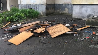 У луцькій багатоповерхівці горів балкон на другому поверсі У луцькій багатоповерхівці горів балкон на другому поверсі