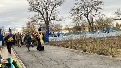 Пройшов шлях від строковика до командира дивізіону. На Миколаївщині попрощалися з майором Олександром Цезарюком Пройшов шлях від строковика до командира дивізіону. На Миколаївщині попрощалися з майором Олександром Цезарюком