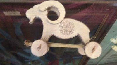 Виставка народних дитячих іграшок та картин, присвячених дітям, відкрилася у Сумах Виставка народних дитячих іграшок та картин, присвячених дітям, відкрилася у Сумах