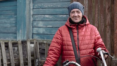 "Боїмося навіть вийти з дому" — як живе село Нові Вирки на Сумщині за кілька кілометрів від РФ "Боїмося навіть вийти з дому" — як живе село Нові Вирки на Сумщині за кілька кілометрів від РФ