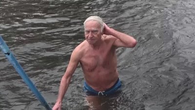 Моржує і бігає босоніж: історія 82-річного тернополянина Моржує і бігає босоніж: історія 82-річного тернополянина