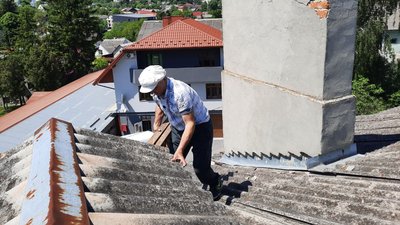 40 років чистить комини: сажотрус з Тернопільщини на роботу ходить у смокінгу 40 років чистить комини: сажотрус з Тернопільщини на роботу ходить у смокінгу