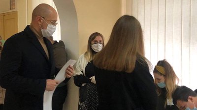 У Львові проголосував прем‘єр-міністр Шмигаль У Львові проголосував прем‘єр-міністр Шмигаль