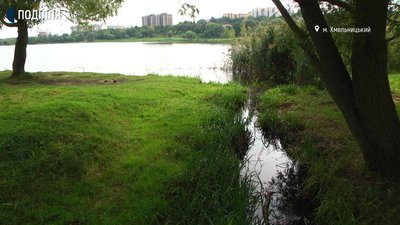 Держекоінспекція знову підозрює хмельницьке сміттєзвалище у забруднені водойми на Озерній
