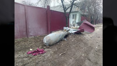 Волонтери з різних областей України відновлюють будинок у Чернігові, який зруйнував підбитий літак Красноярцева Волонтери з різних областей України відновлюють будинок у Чернігові, який зруйнував підбитий літак Красноярцева