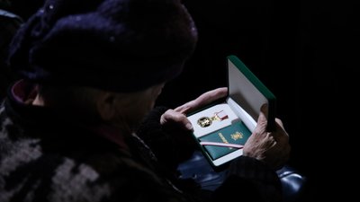 У Чернівцях посмертно нагородили військових У Чернівцях посмертно нагородили військових