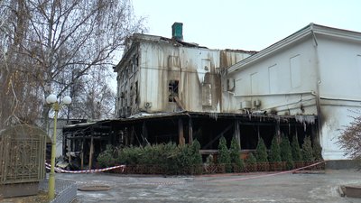Зворотня сторона будівлі колишнього кінотеатру імені Котляревсьго Зворотня сторона будівлі колишнього кінотеатру імені Котляревсьго