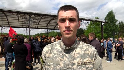 У Житомирі попрощалися із загиблим військовим-спецпризначенцем Миколою Приймаком У Житомирі попрощалися із загиблим військовим-спецпризначенцем Миколою Приймаком