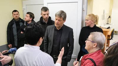 Віцеканцлер Німеччини Роберт Габек у лікарні Миколаєва Віцеканцлер Німеччини Роберт Габек у лікарні Миколаєва