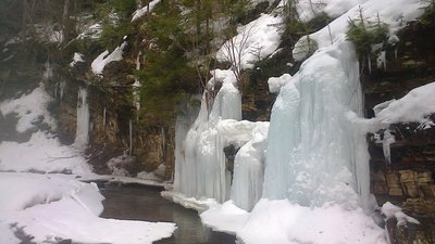 На Львівщині в Національному природному парку замерзли водоспади
