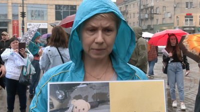 У Луцьку родичі полонених захисників "Азовсталі" вийшли на акцію У Луцьку родичі полонених захисників "Азовсталі" вийшли на акцію