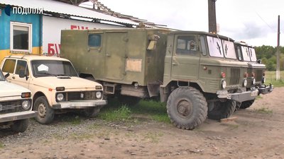 Власник авторозбірки Ігор Стопняк розповів, що машини справді продаються і належать йому Власник авторозбірки Ігор Стопняк розповів, що машини справді продаються і належать йому