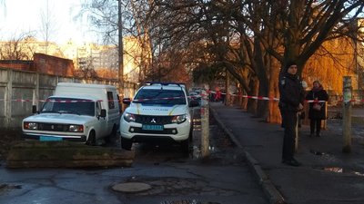 Вибухівки у двох чернігівських школах не знайшли Вибухівки у двох чернігівських школах не знайшли
